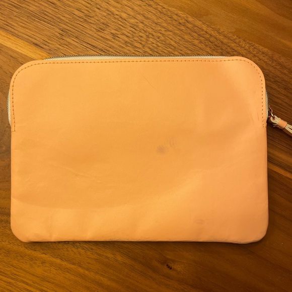 It Cosmetic Bag - Picture 3 of 4